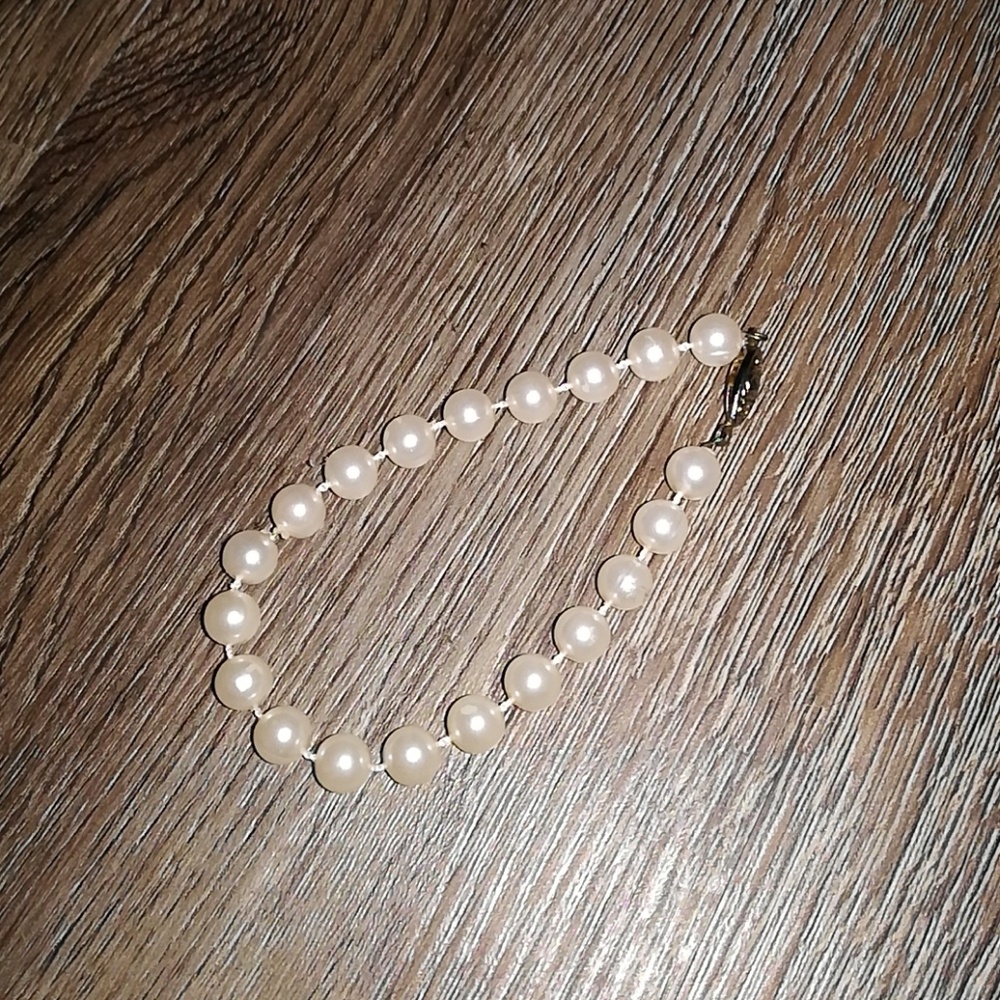 Vintage faux pearl  bracelet.